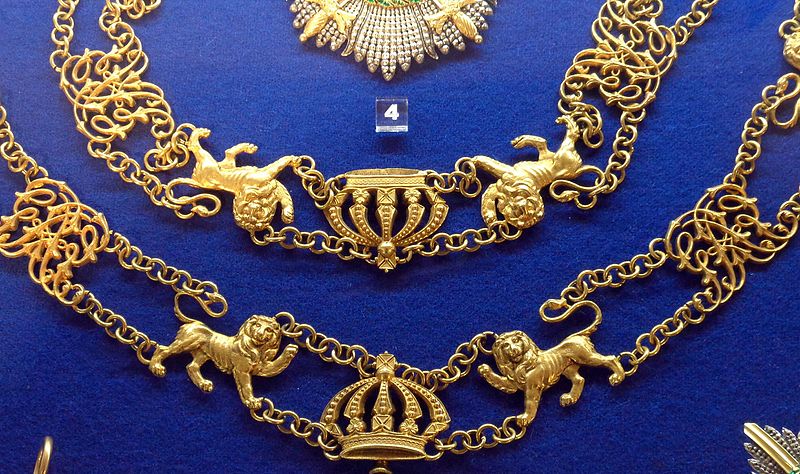 collarbone necklace