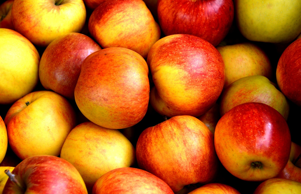 apple bobbing