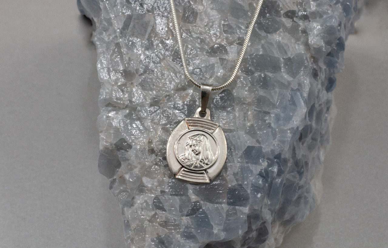 madonna pendant