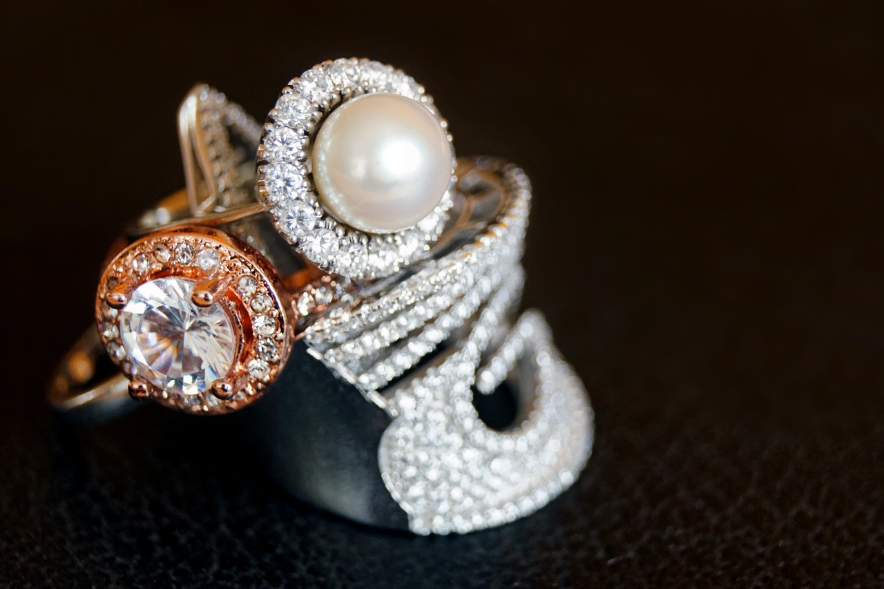 how to keep jewellery clean