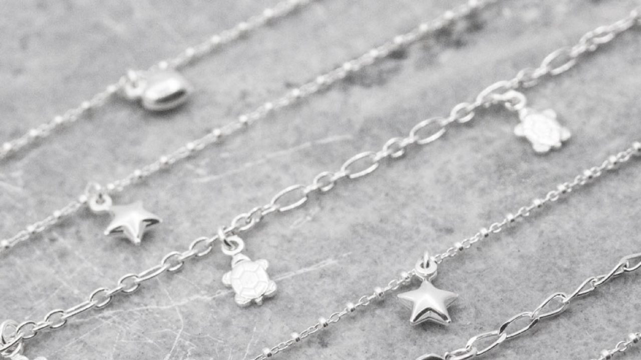 how to style anklets