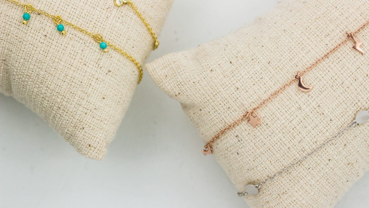 how to style anklets