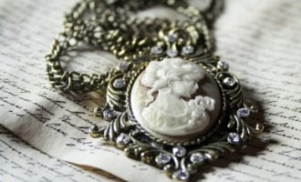 vintage jewellery trends
