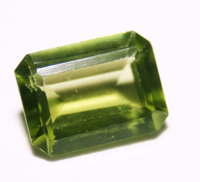 august's birthstone