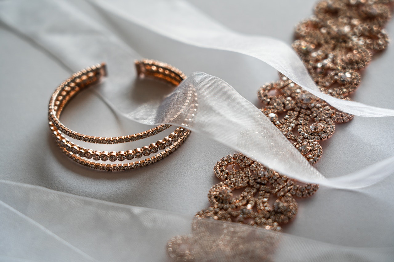 how to keep jewellery clean